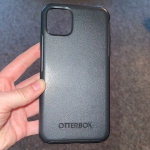 iphone 11 pro max otter box case